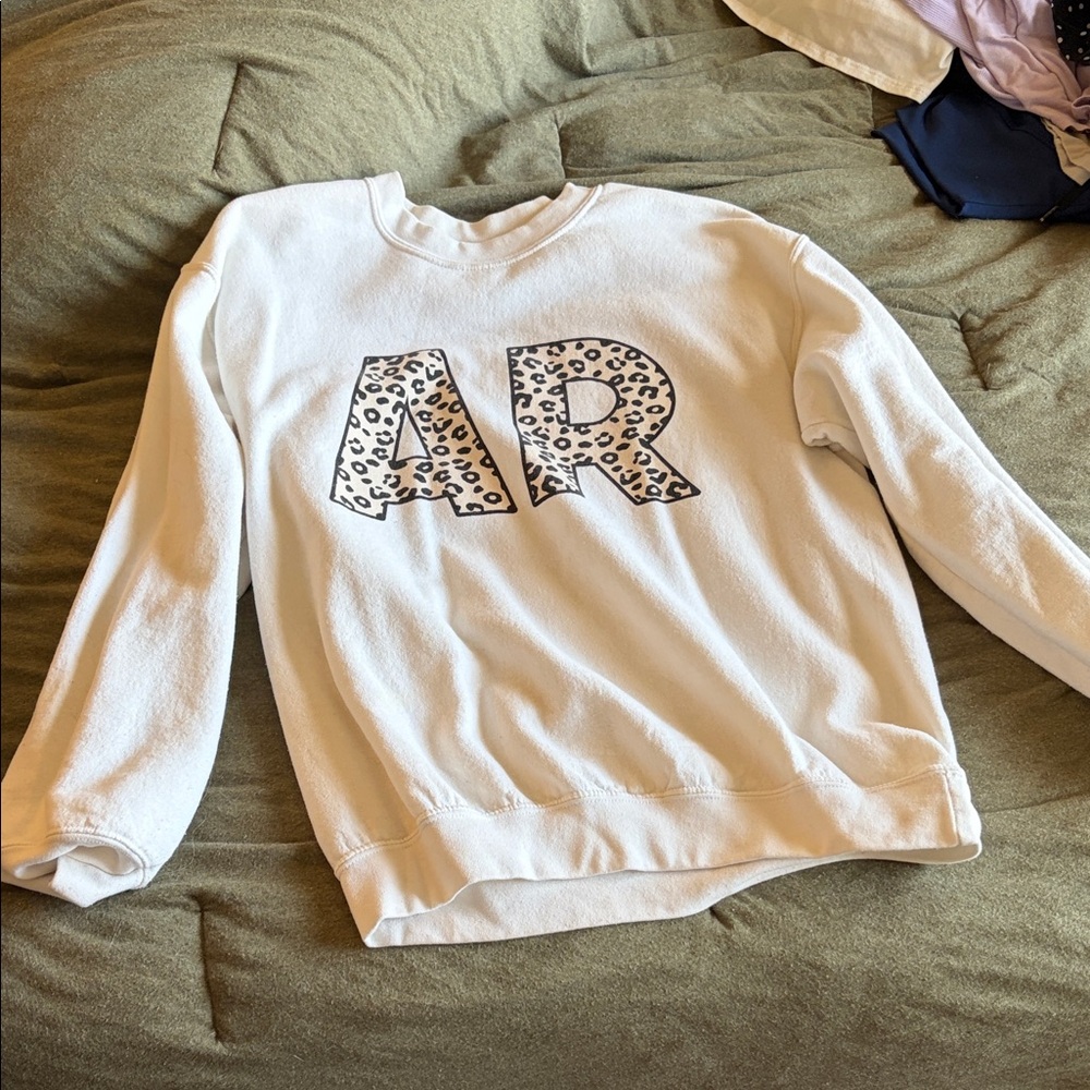 Gildan White Graphic Women's Sweater